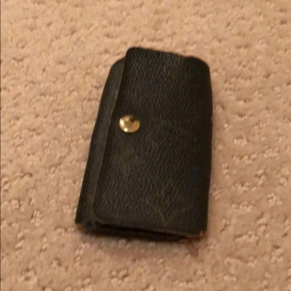 Louis Vuitton Monogram Key Holder/Wallet #387💥PRICE DROP💥